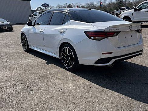 Used 2025 Nissan Sentra SR w/ SR Premium Package image 5