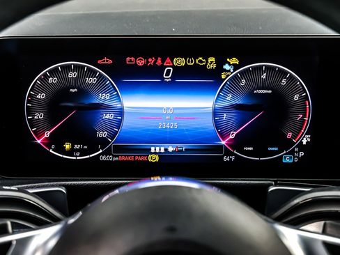 Used 2024 Mercedes-Benz GLB 250 image 19