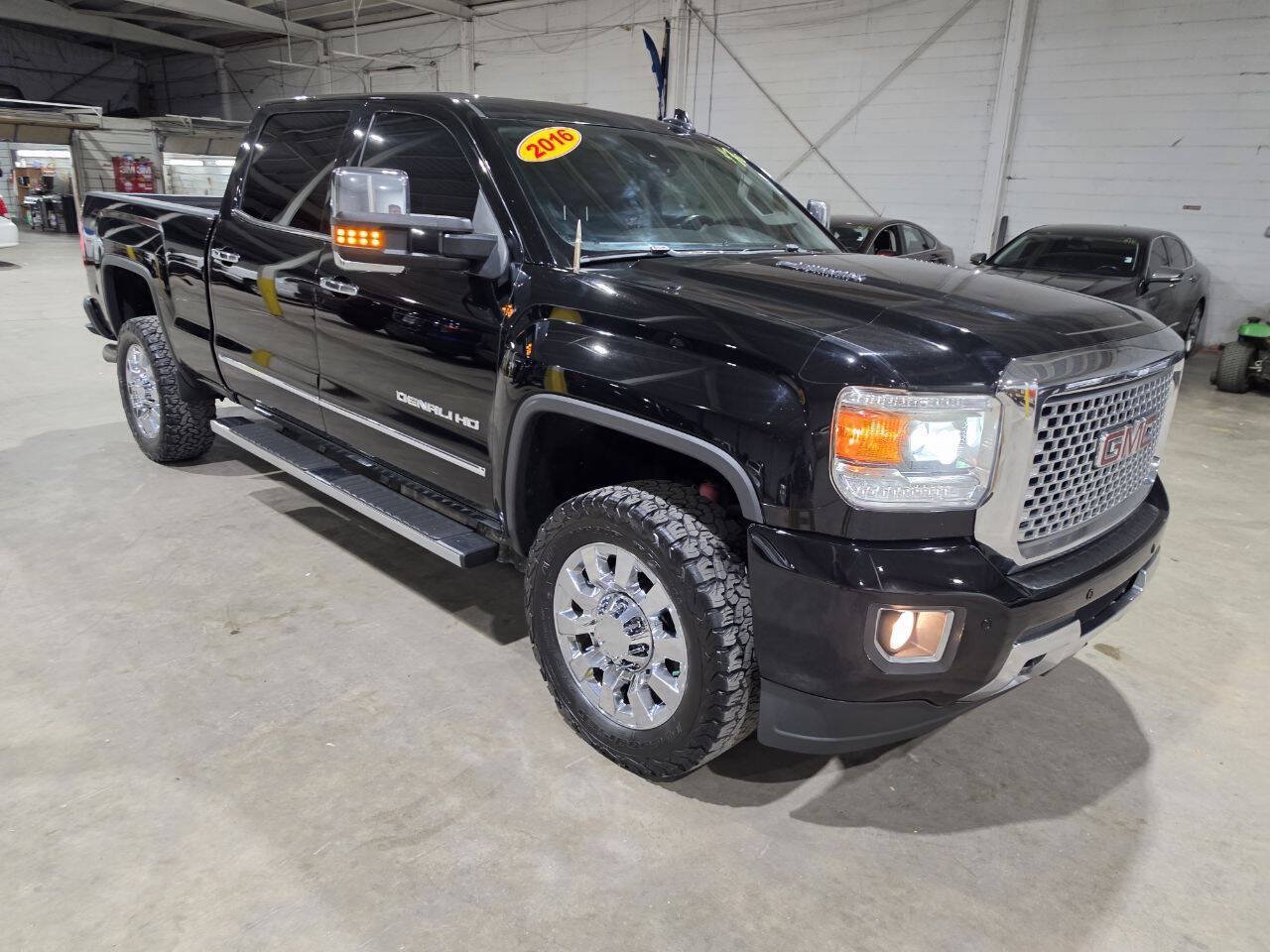 Used 2016 GMC Sierra 2500 Denali w/ Duramax Plus Package AWD/4WD image 22