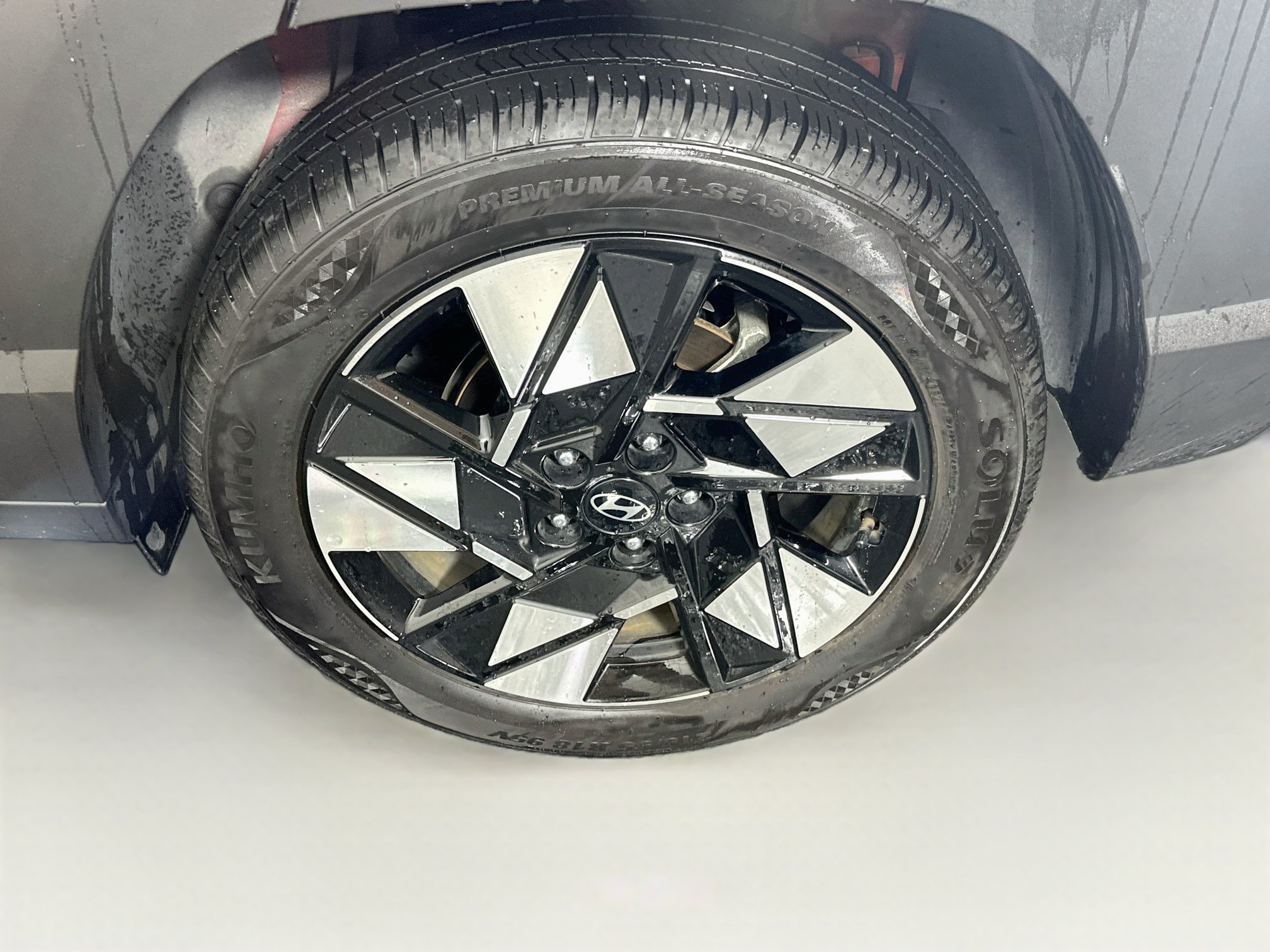 Used 2025 Hyundai Kona SEL FWD image 11