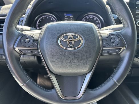 Used 2022 Toyota Camry SE w/ Convenience Package FWD image 19