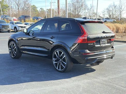 Certified 2023 Volvo XC60 B5 Ultimate w/ Climate Package image 5