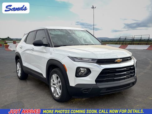 Used 2023 Chevrolet TrailBlazer LS FWD image 1