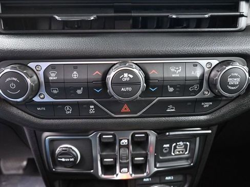 New 2026 Jeep Gladiator Sport image 18