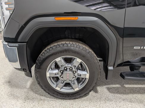 Used 2025 GMC Sierra 2500 SLT AWD/4WD image 12