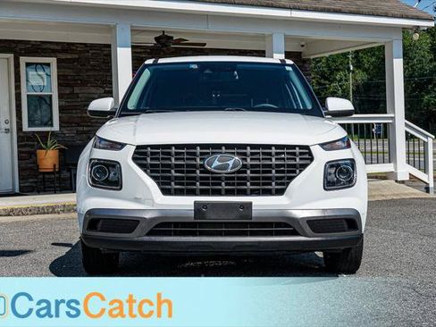 Used 2022 Hyundai Venue SE FWD image 8