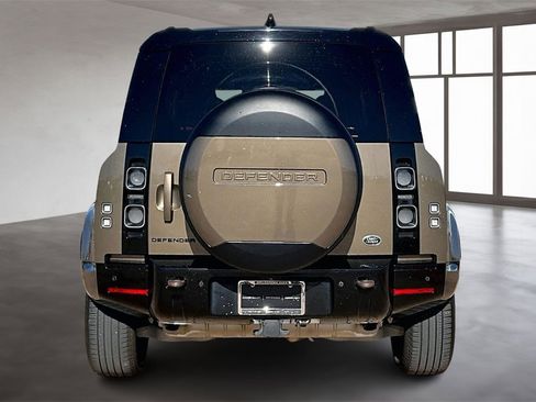 Used 2022 Land Rover Defender 110 X image 4