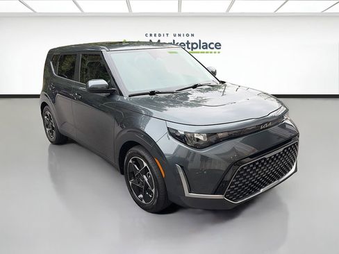 Used 2025 Kia Soul EX FWD image 1
