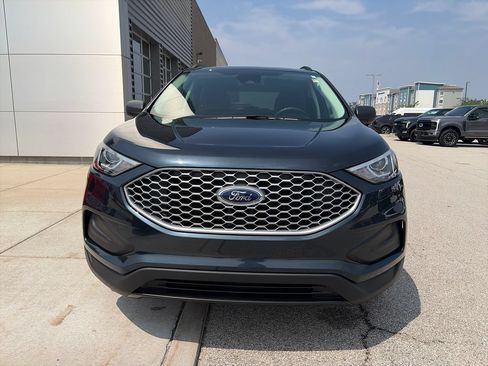 Used 2024 Ford Edge SE AWD/4WD image 2
