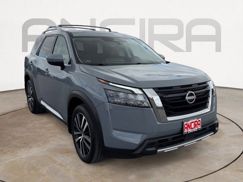 Used 2025 Nissan Pathfinder Platinum w/ Cargo Package image 4