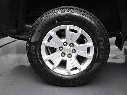 Used 2018 Chevrolet Colorado LT AWD/4WD image 35