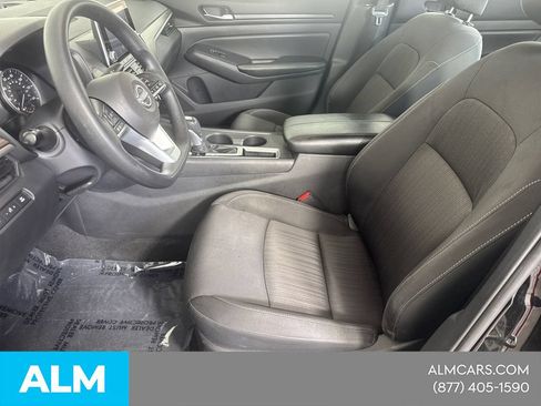 Used 2025 Nissan Altima 2.5 SV FWD image 11
