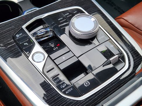 Used 2023 BMW X7 M60i w/ Executive Package image 20