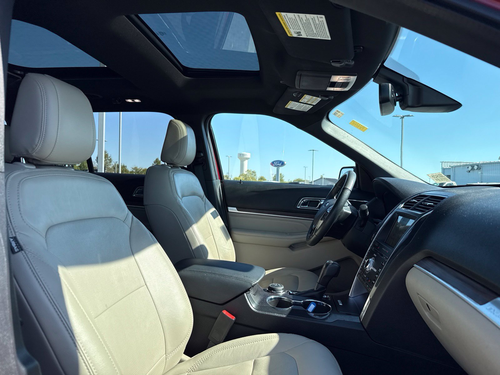 Used 2018 Ford Explorer Limited w/ Equipment Group 301A AWD/4WD image 7