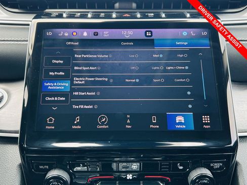 Used 2023 Jeep Grand Cherokee Limited w/ Black Appearance Package AWD/4WD image 11