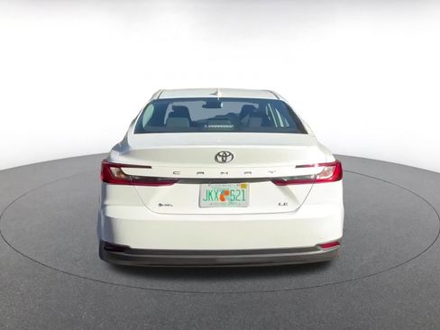 Used 2025 Toyota Camry LE image 11