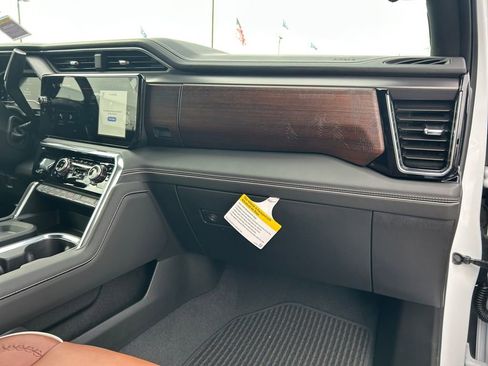 New 2025 GMC Sierra 2500 Denali Ultimate w/ Max Trailering Package image 26