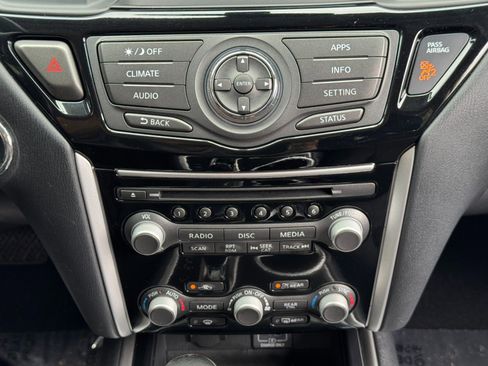 Used 2019 Nissan Pathfinder SV FWD image 25
