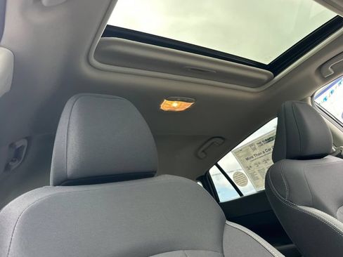 Used 2025 Subaru Crosstrek 2.5i Premium AWD/4WD image 17