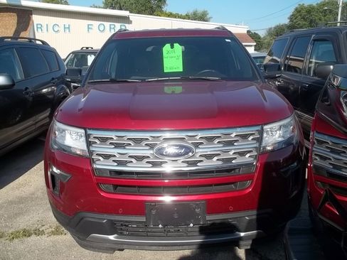 Used 2018 Ford Explorer XLT w/ Equipment Group 202A image 2