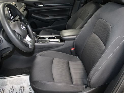 Used 2024 Nissan Altima 2.5 SV FWD image 19