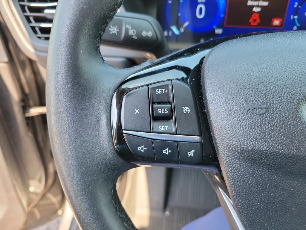 Used 2022 Ford Escape SEL w/ Technology Package FWD image 23