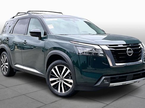 Used 2024 Nissan Pathfinder Platinum w/ Cargo Package image 2