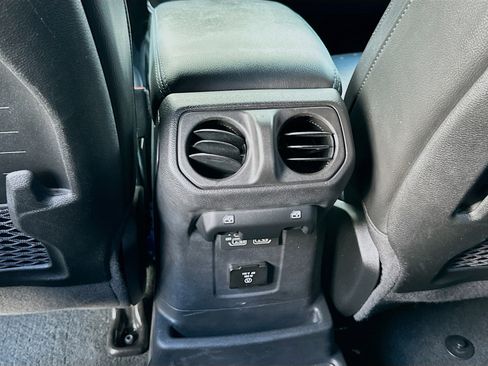 Used 2022 Jeep Wrangler Unlimited Rubicon 4xe image 23