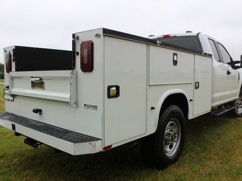 Used 2020 Ford F350 XL w/ Power Equipment Group image 9