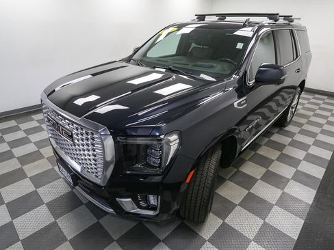 Used 2022 GMC Yukon Denali w/ Denali Premium Package AWD/4WD image 6