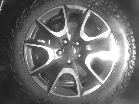 Used 2025 Jeep Compass Trailhawk image 12