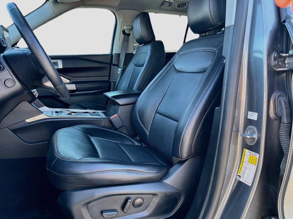 Used 2023 Ford Explorer Limited w/ Limited Technology Package RWD image 22