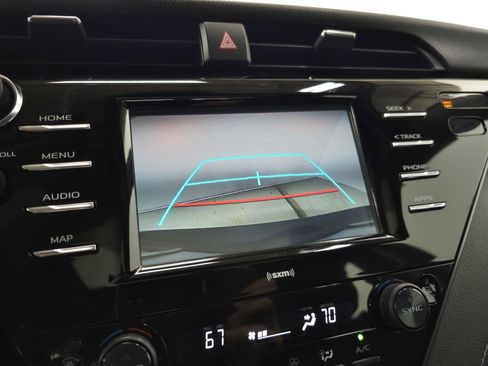 Used 2020 Toyota Camry SE FWD image 22