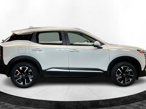 New 2025 Nissan Kicks SV w/ SV Premium Package image 6