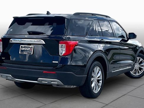 Used 2020 Ford Explorer XLT w/ Equipment Group 202A RWD image 11