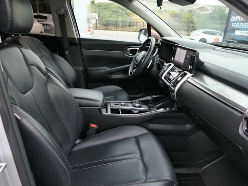 Used 2022 Kia Sorento S FWD image 31