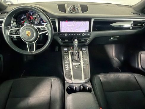 Used 2021 Porsche Macan image 25