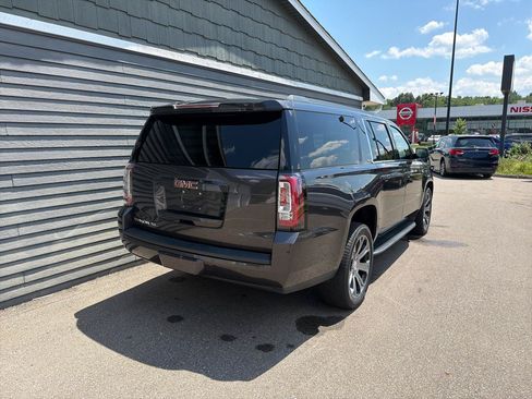 Used 2017 GMC Yukon XL SLE w/ Convenience Package AWD/4WD image 6