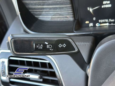 Used 2021 Lincoln Navigator Black Label w/ Cargo Convenience Package image 25