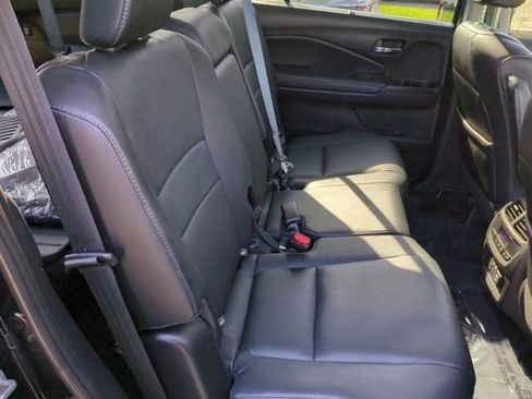 Used 2018 Honda Pilot Touring image 35