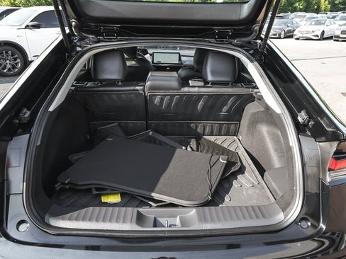 Used 2025 Toyota Prius AWD image 43
