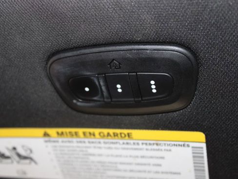 Used 2018 Chrysler Pacifica Touring-L w/ Premium Audio Group FWD image 35