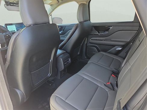 New 2026 Lincoln Corsair Premiere image 9