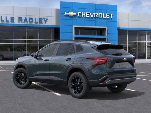 New 2026 Chevrolet Trax LT image 3