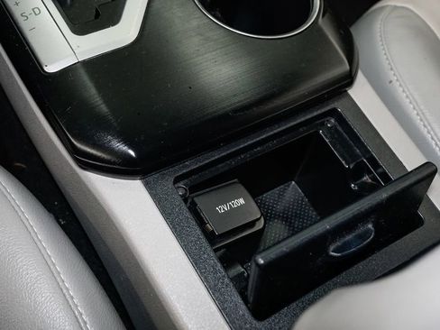 Used 2013 Toyota Camry LE image 19