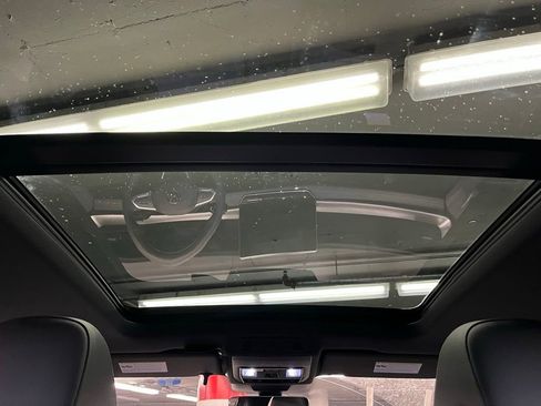 New 2026 Volkswagen Tiguan SE R-Line image 10