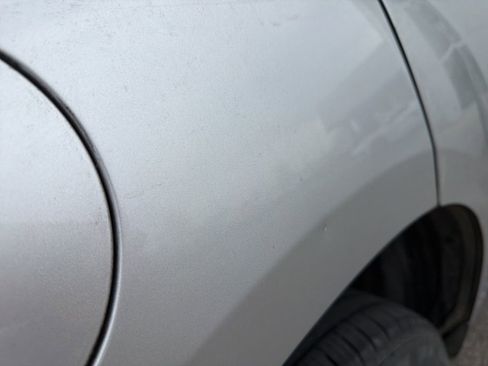 Used 2017 Chevrolet Equinox LT w/ Convenience Package image 18