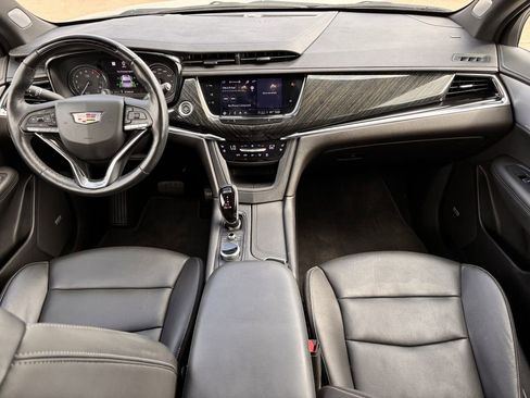 Certified 2022 Cadillac XT6 Premium Luxury w/ Technology Package image 8