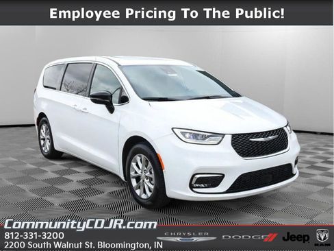 New 2026 Chrysler Pacifica Limited FWD image 1