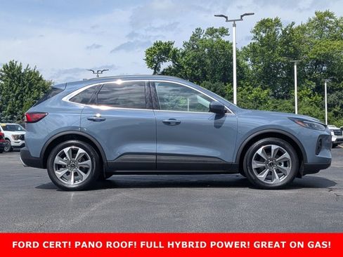 Certified 2025 Ford Escape Platinum w/ Premium Technology Package FWD image 4